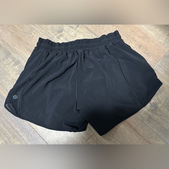 🌟Like New🌟 Lululemon: Hotty Hot Short II *Long 4" - Picture 2 of 12